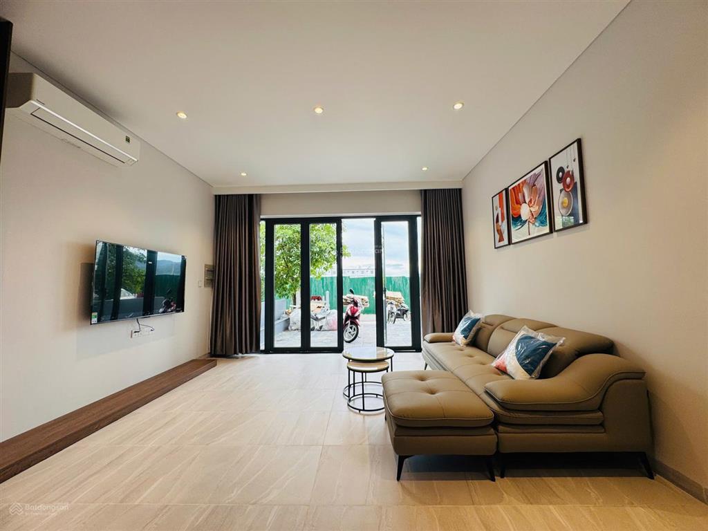 Cho thuê nhà mỹ gia gói 8 gần hồ bơi 30m, full nội thất.