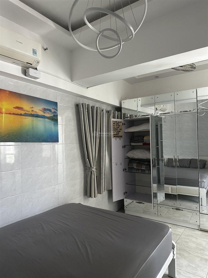 Cho thuê căn hộ mường thanh dương hiến quyền 4 phòng ngủ view biển full nội thất.