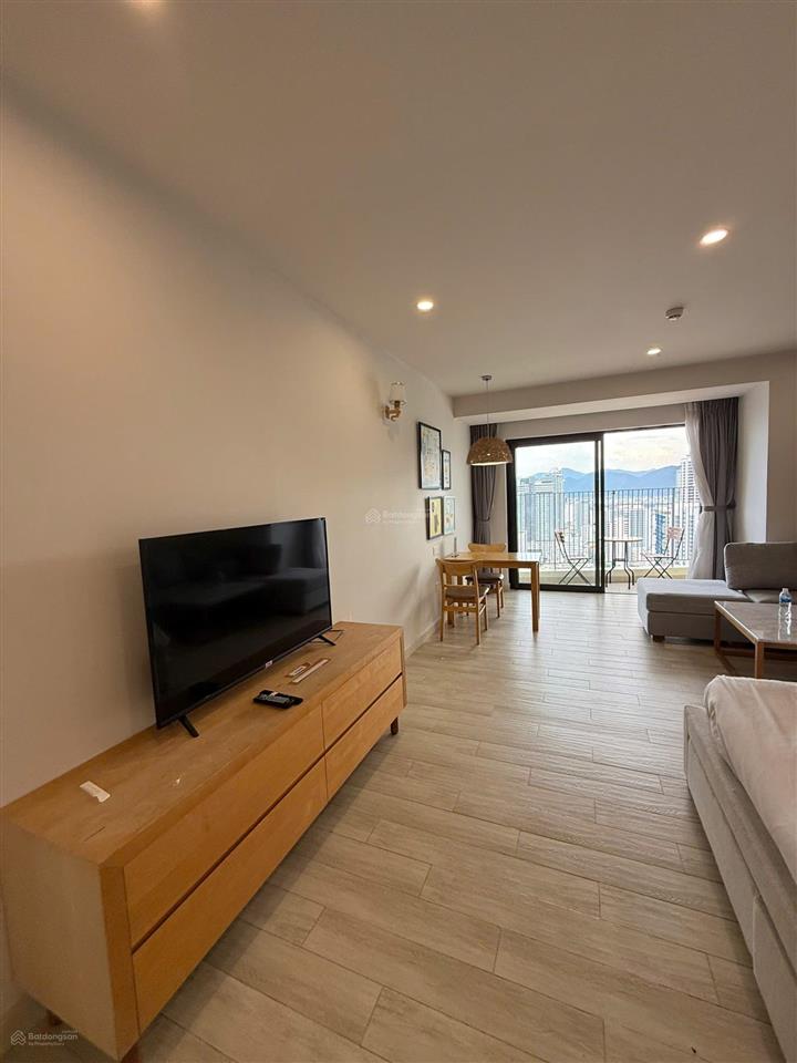 Bán căn hộ biển gold coast nha trang view pháo hoa vinpearl ban công đông nam.