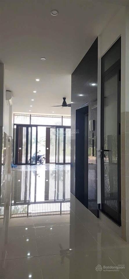 Cho thuê nhà 3 tầng gói 4 mỹ gia có thang máy thích hợp thuê ở làm văn phòng.