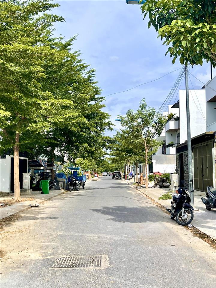 Cho thuê nhà 3 tầng gói 4 mỹ gia có thang máy thích hợp thuê ở làm văn phòng.