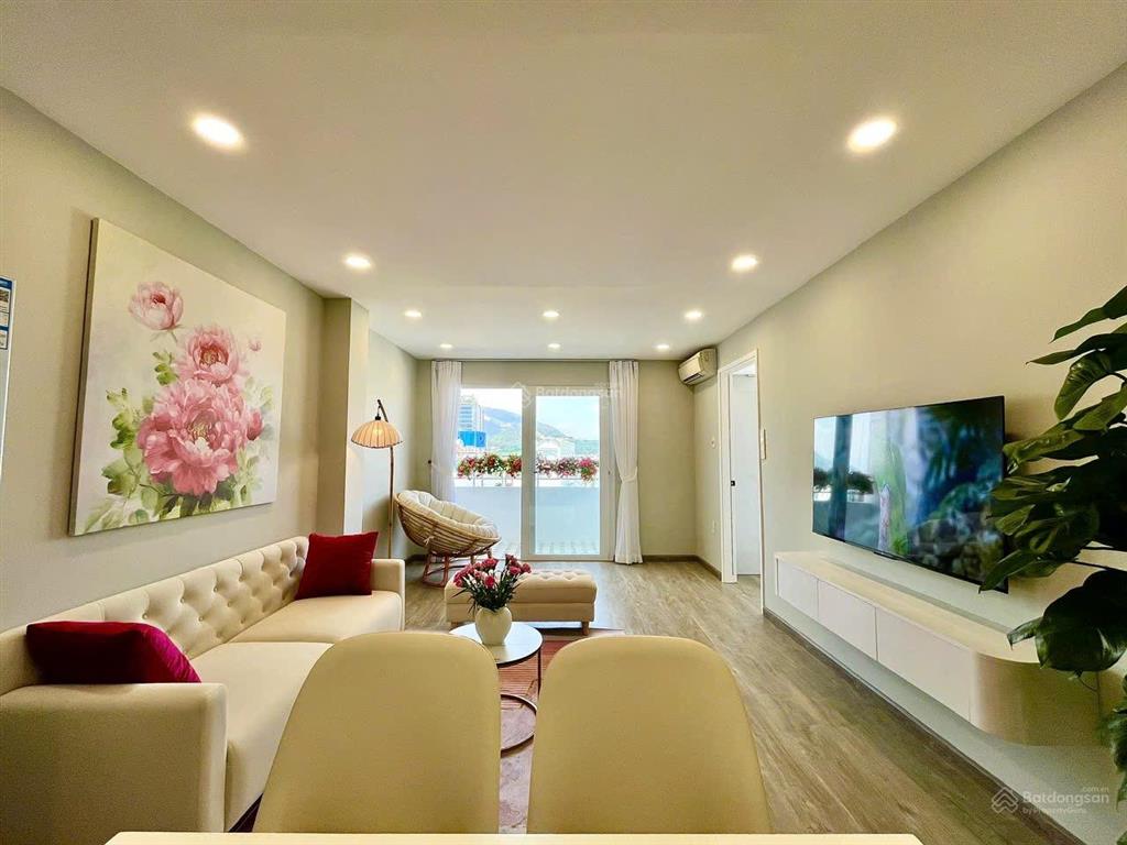 Bán căn hộ 1 phòng ngủ có thang máy, full nội thất sổ hồng lâu dài.