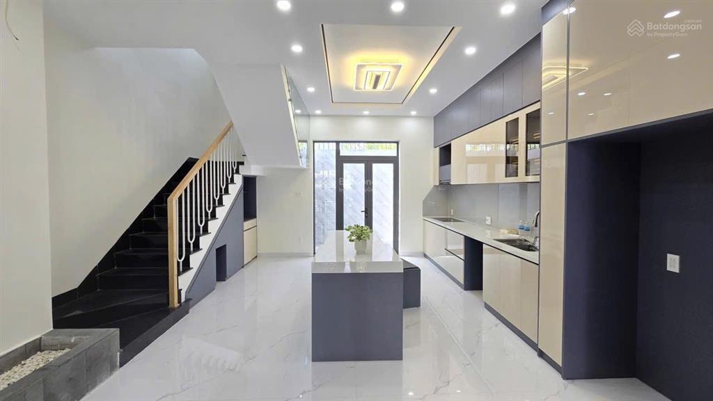 Cho thuê nhà 3 tầng mới đẹp mặt tiền đường bùi phùng thích hợp ở và kd.