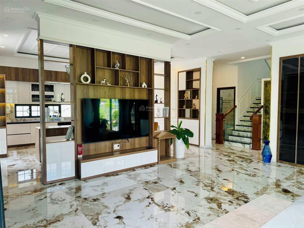 Cho thuê căn góc biệt thự gói 3  mỹ gia yên tĩnh, 6 phòng ngủ full nội thất sang đẹp.
