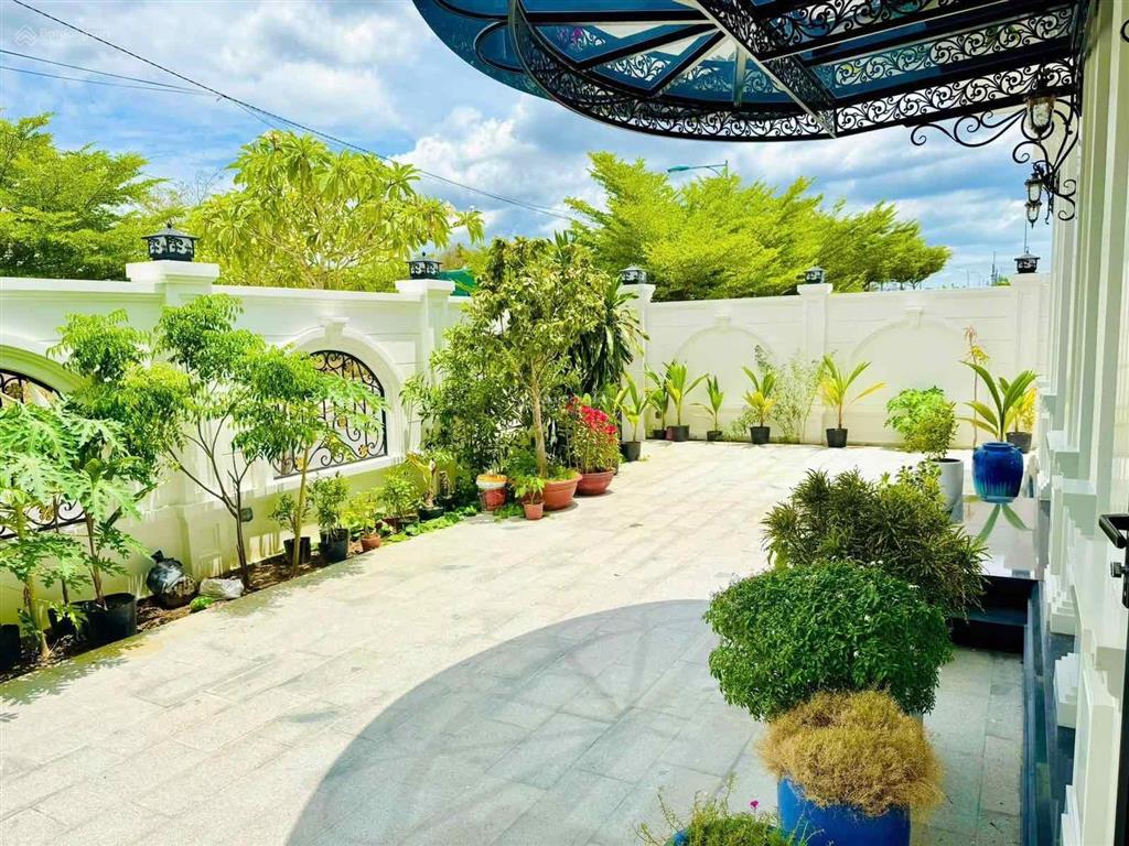 Cho thuê căn góc biệt thự gói 3  mỹ gia yên tĩnh, 6 phòng ngủ full nội thất sang đẹp.