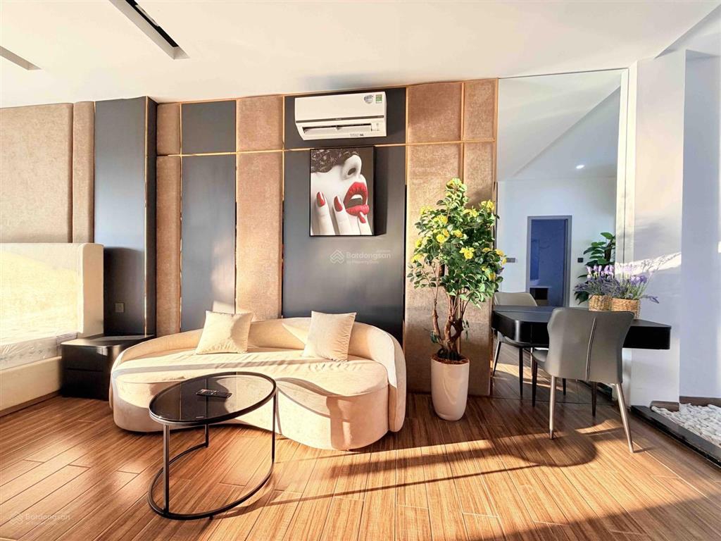 Bán nhà chuẩn luxury gói 8mỹ gia capella view đối diện hồ bơi.