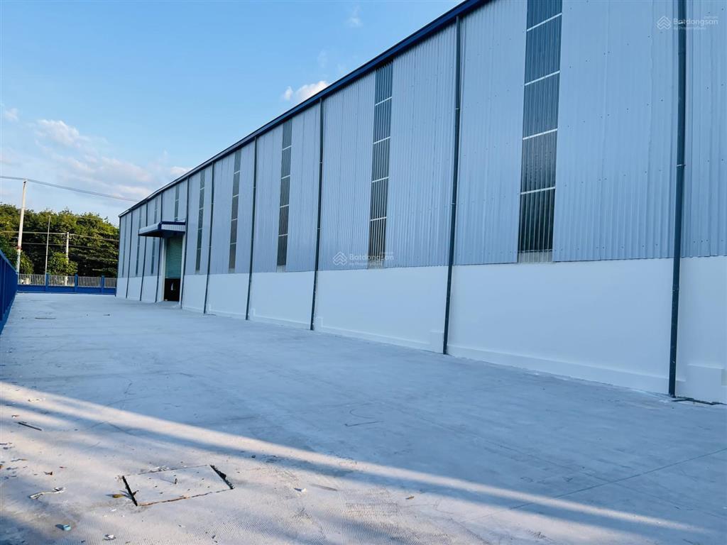 Tôi chuẩn bị định cư nước ngoài cần bán xưởng đang cho thuê 110tr ngay mt quốc lộ 13 giảm còn 30 tỷ