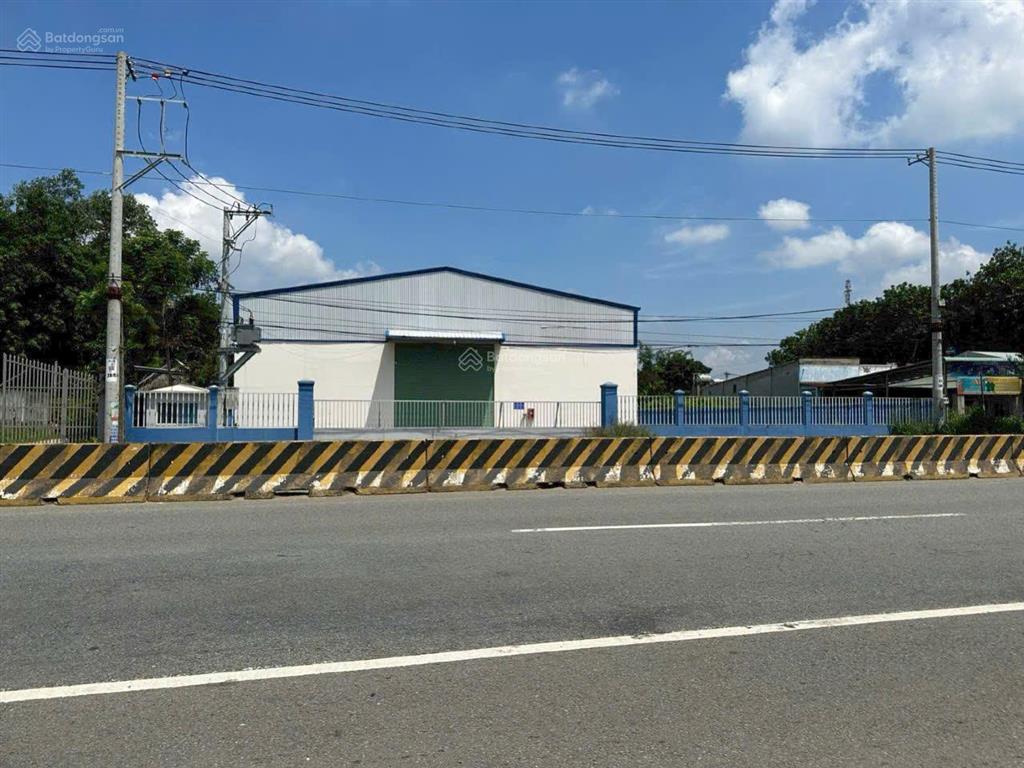 Tôi chuẩn bị định cư nước ngoài cần bán xưởng đang cho thuê 110tr ngay mt quốc lộ 13 giảm còn 30 tỷ