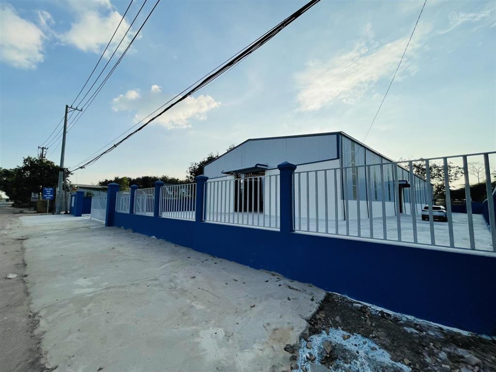 Tôi chuẩn bị định cư nước ngoài cần bán xưởng đang cho thuê 110tr ngay mt quốc lộ 13 giảm còn 30 tỷ