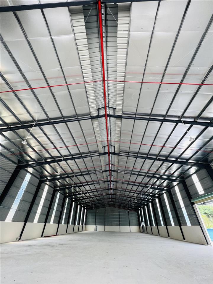 Tôi chuẩn bị định cư nước ngoài cần bán xưởng đang cho thuê 110tr ngay mt quốc lộ 13 giảm còn 30 tỷ