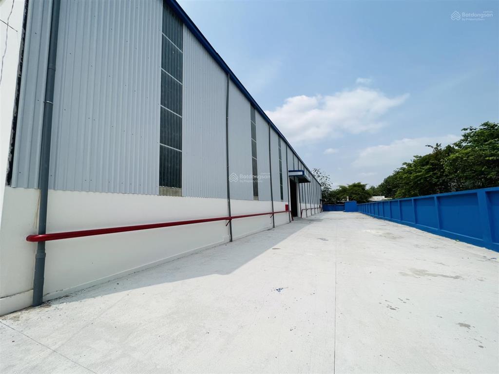 Tôi chuẩn bị định cư nước ngoài cần bán xưởng đang cho thuê 110tr ngay mt quốc lộ 13 giảm còn 30 tỷ