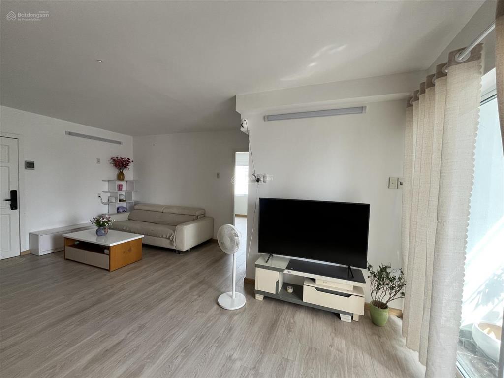 Chính chủ cần bán căn hộ chung cư 3pn, 2vs. lô góc, diện tích 96m2, giá 5.6 tỉ, view quận 1