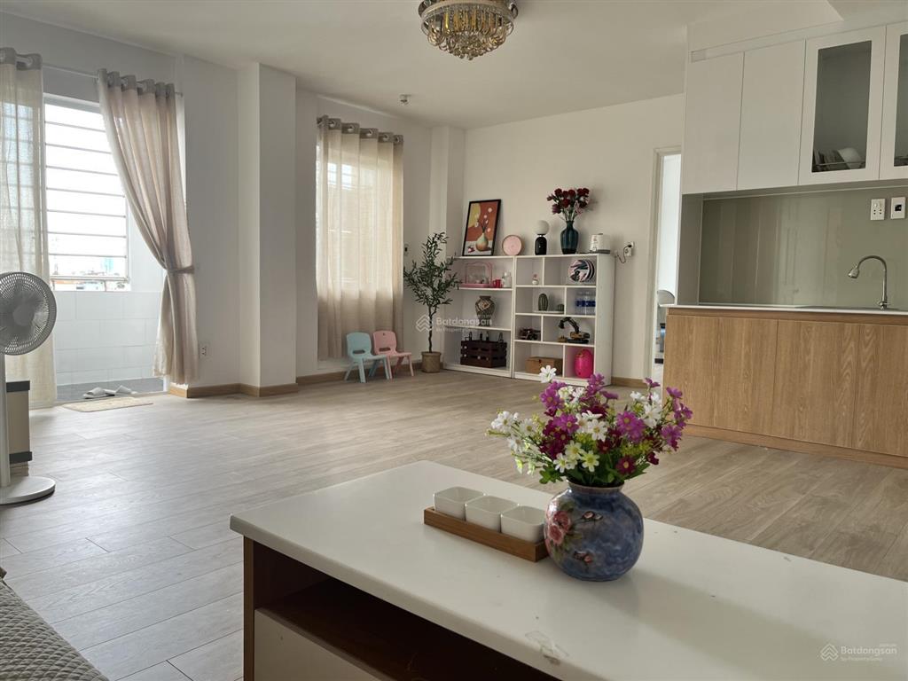 Chính chủ cần bán căn hộ chung cư 3pn, 2vs. lô góc, diện tích 96m2, giá 5.6 tỉ, view quận 1