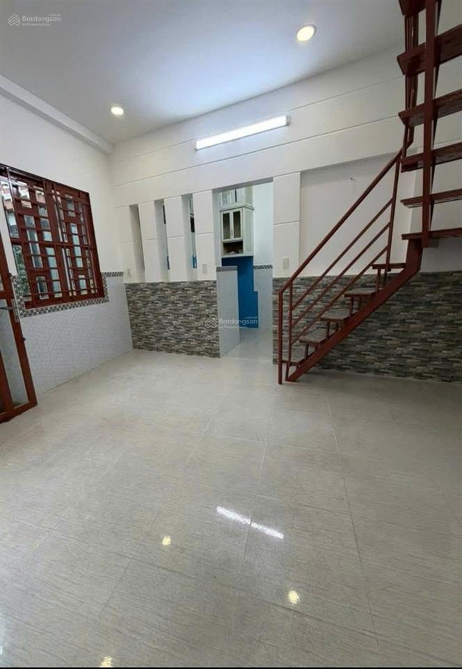 Nhà mới 2 tầng, 2pn, phường tân hưng. tphcm