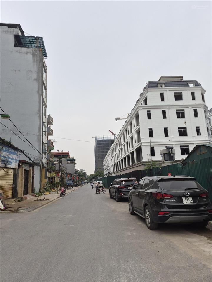 Bán đất 108m2 giá 8.5 tỷ măt tiền 7m lô góc 3 mặt tiền ô tô tránh ở ngõ 24 phố lý sơn long biên