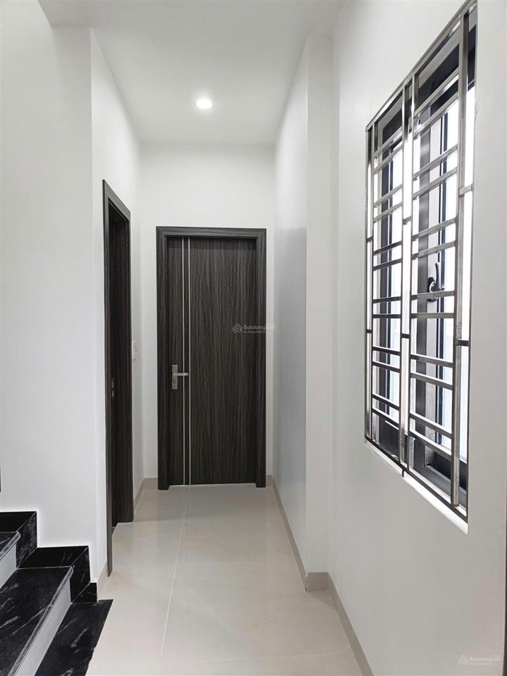 Nhà 4 tầng mặt đường, chỉ với 4,5 tỷ (nhà mặt đường giá như trong ngõ  cần bán trong tháng)