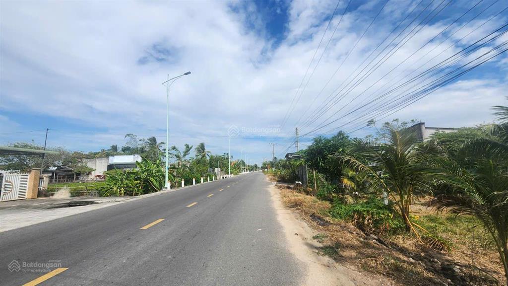 Bán đất 10x28 full thổ cư  mặt tiền đường nhựa  gần biển cam bình  giá chỉ 3,5 tỷ