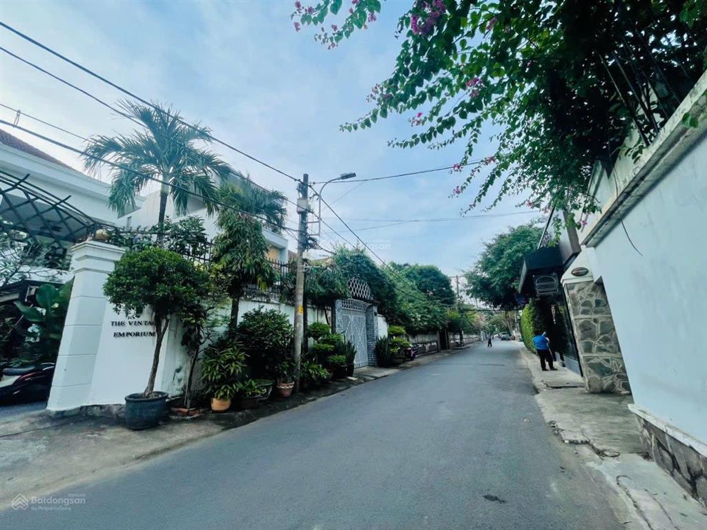 Bán góc 2 đường 39, 250 tỷ, 1018 m2, hướng nam, đang cho thuê giá re( nhà. nhỏ )1500$/ tháng