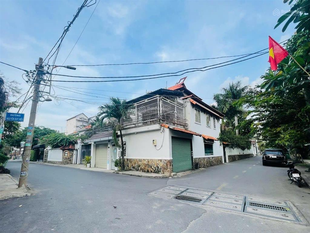 Bán góc 2 đường 39, 250 tỷ, 1018 m2, hướng nam, đang cho thuê giá re( nhà. nhỏ )1500$/ tháng