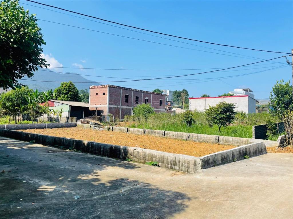 2,1 tỷ sở hữu ngay lô đất đẹp 350m2. lô góc, vuông vắn, nở hậu, vị trí đẹp