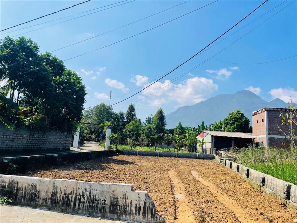 2,1 tỷ sở hữu ngay lô đất đẹp 350m2. lô góc, vuông vắn, nở hậu, vị trí đẹp