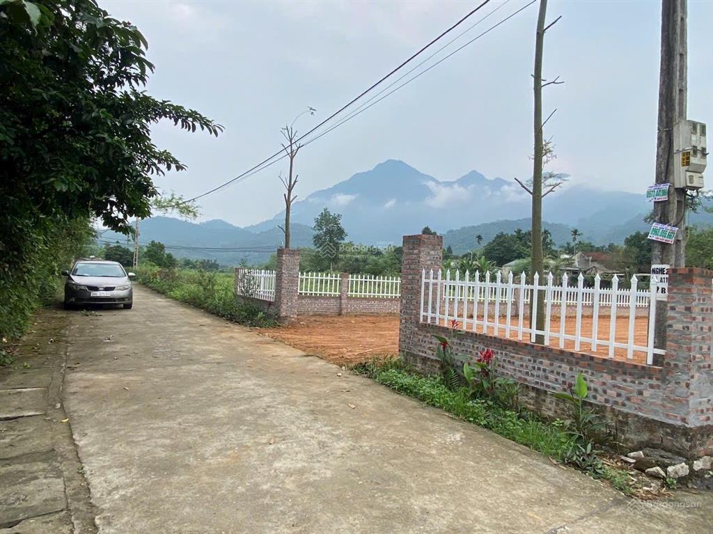 Bán nhanh lô đất nghỉ dưỡng 456m2.sẵn sổ,view núi,bám suối,vị trí đẹp