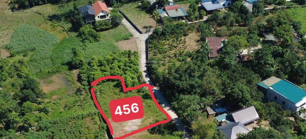 Bán nhanh lô đất nghỉ dưỡng 456m2.sẵn sổ,view núi,bám suối,vị trí đẹp
