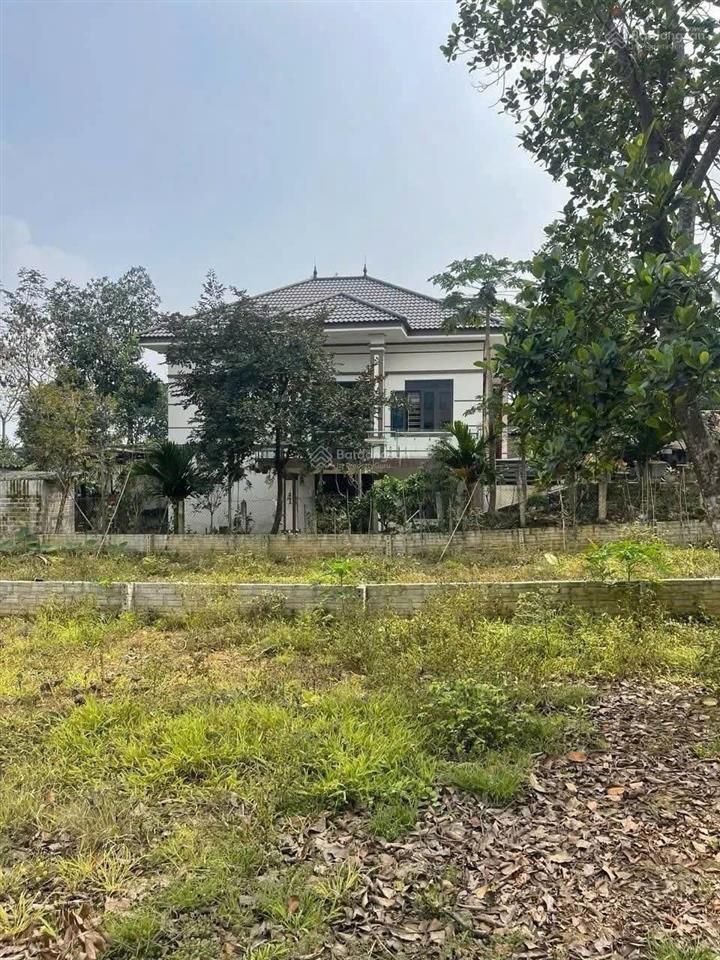 Nhỉnh 4 tỷ sở hữu lô đất 759m2,có 200m thổ cư,sẵn xổ ,mặt tiền rộng,bám cánh đồng
