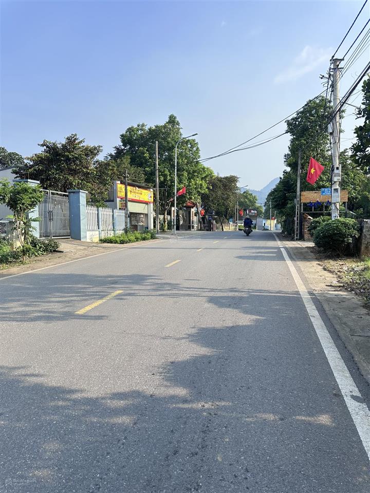 Bán đất trục chính xã yên bài, mặt tiền 15m, nở hậu, vị trí đẹp sầm uất, view núi đẹp