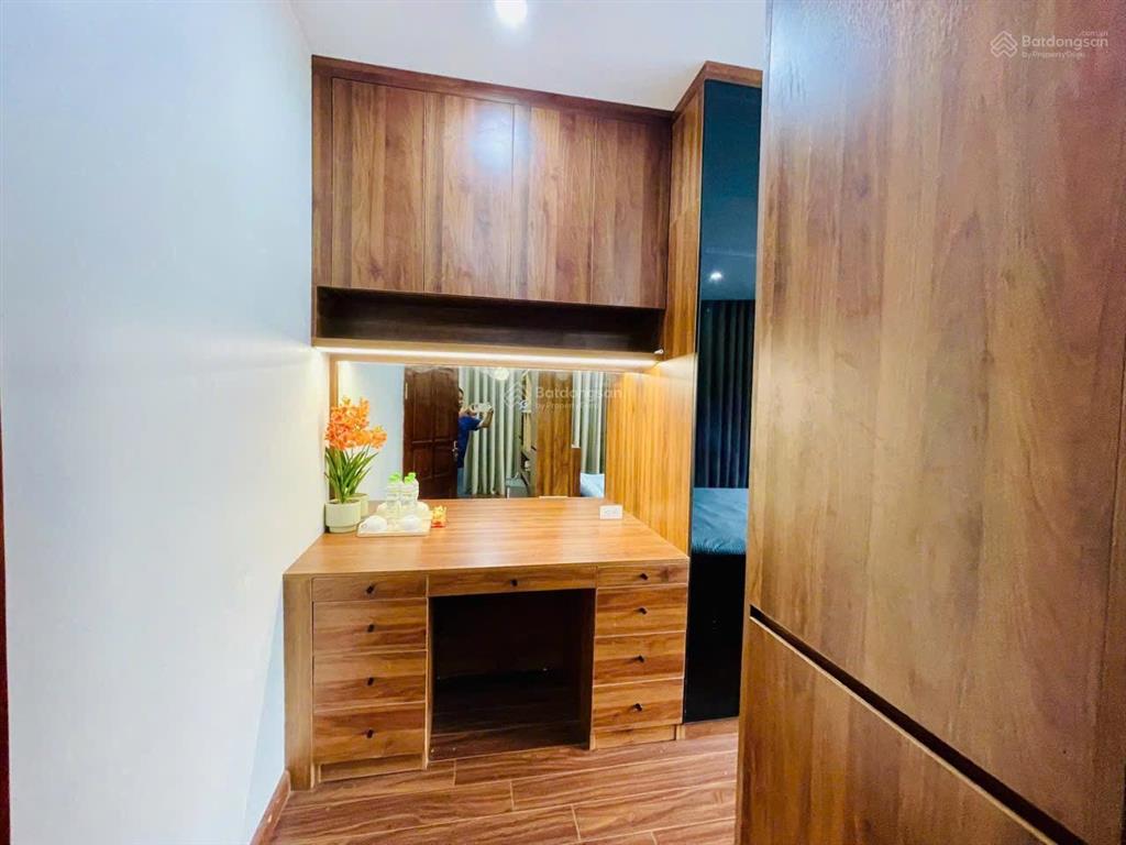 Cho thuê nhà nc 6t  thang máy  nguyễn sơn, long biên 40m x6t, 18 tr/th