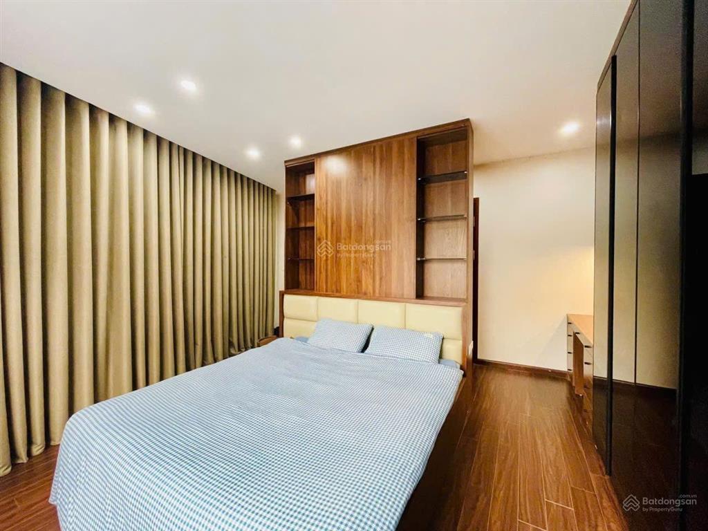 Cho thuê nhà nc 6t  thang máy  nguyễn sơn, long biên 40m x6t, 18 tr/th