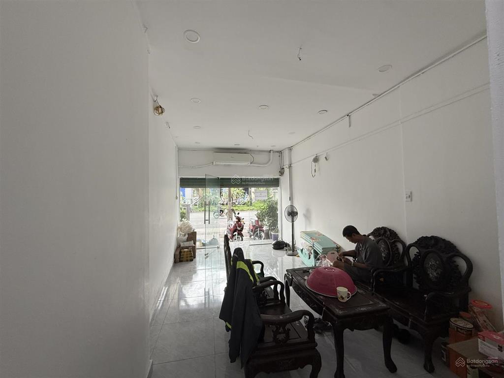 Chính chủ cho thuê mặt bằng kinh doanh tầng 1, 132 giảng võ, đối diện ga cát linh