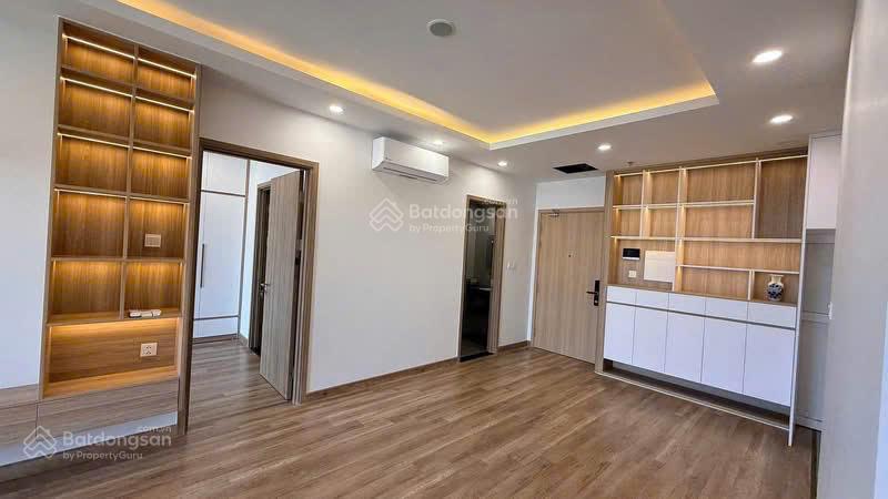 Cho thuê 3 phòng ngủ 99m2 full nội thất xịn xò tại chung cư the wisteria ngay đại học công nghiệp