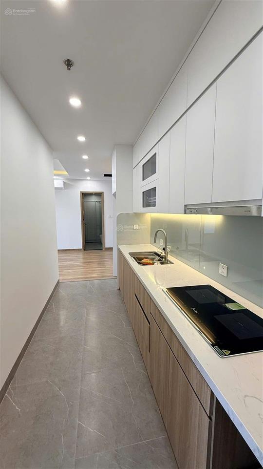 Cho thuê 3 phòng ngủ 99m2 full nội thất xịn xò tại chung cư the wisteria ngay đại học công nghiệp