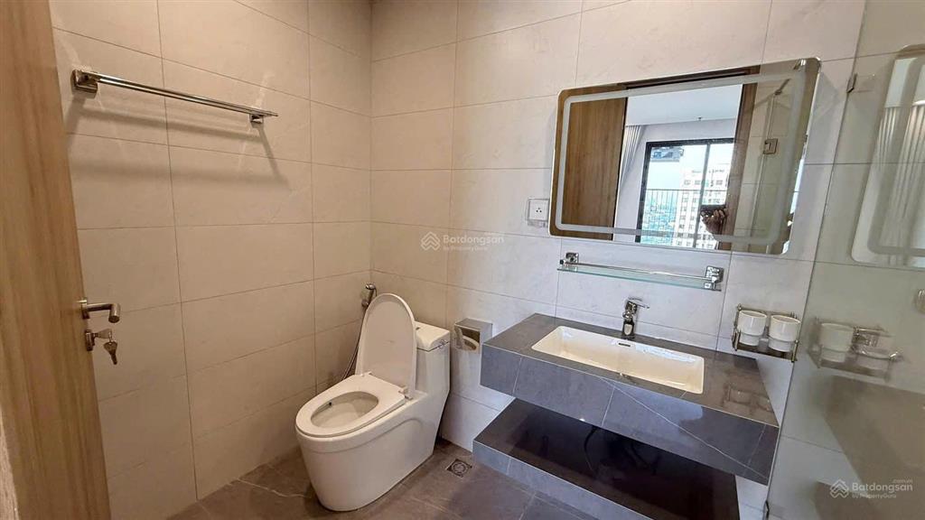 Cho thuê 3 phòng ngủ 99m2 full nội thất xịn xò tại chung cư the wisteria ngay đại học công nghiệp
