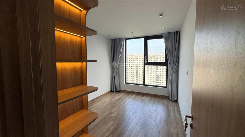 Cho thuê 3 phòng ngủ 99m2 full nội thất xịn xò tại chung cư the wisteria ngay đại học công nghiệp