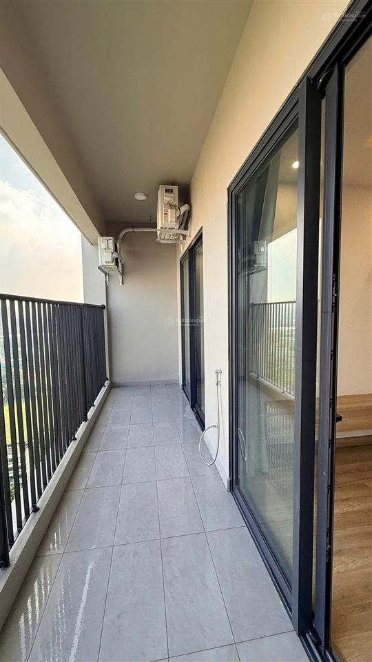 Cho thuê 3 phòng ngủ 99m2 full nội thất xịn xò tại chung cư the wisteria ngay đại học công nghiệp