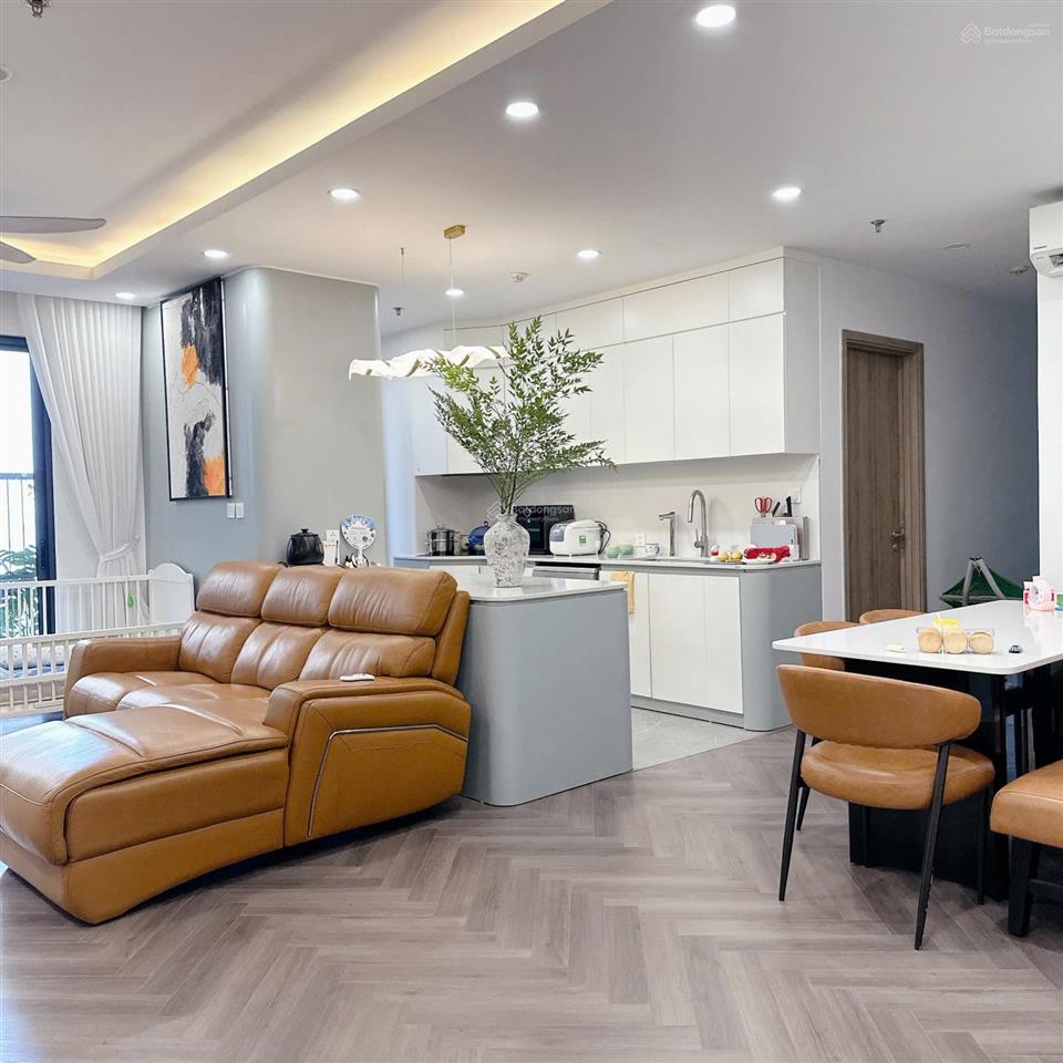 8,2 tỷ một căn 4 phòng ngủ 142m2 full đồ nội thất xịn tại chung cư the wisteria ngay ga metro nhổn