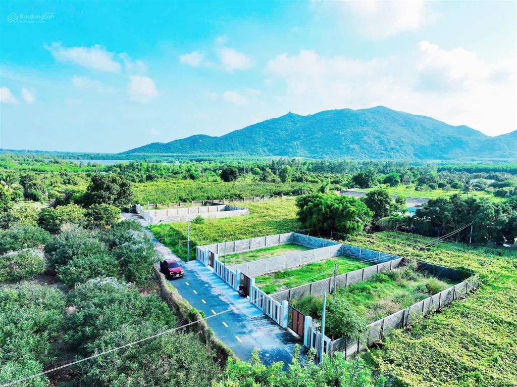 Đât thị trấn phước hải ngay hồ sở bông cách lan rừng resort chỉ 3km
dt 10x26m  258m2 100m2
