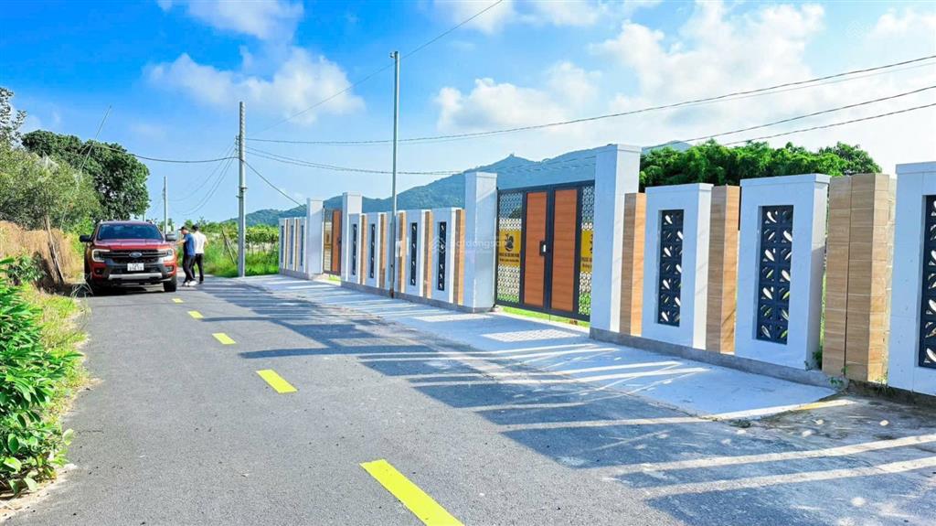 Đât thị trấn phước hải ngay hồ sở bông cách lan rừng resort chỉ 3km
dt 10x26m  258m2 100m2