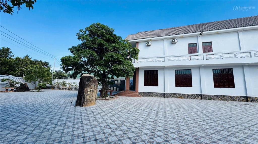 Nhà nghỉ mặt tiền đường số 2 thị trấn long hải  brvt dt 1530m2  ngang 30m x 58m sẵn 382m2 thổ cư