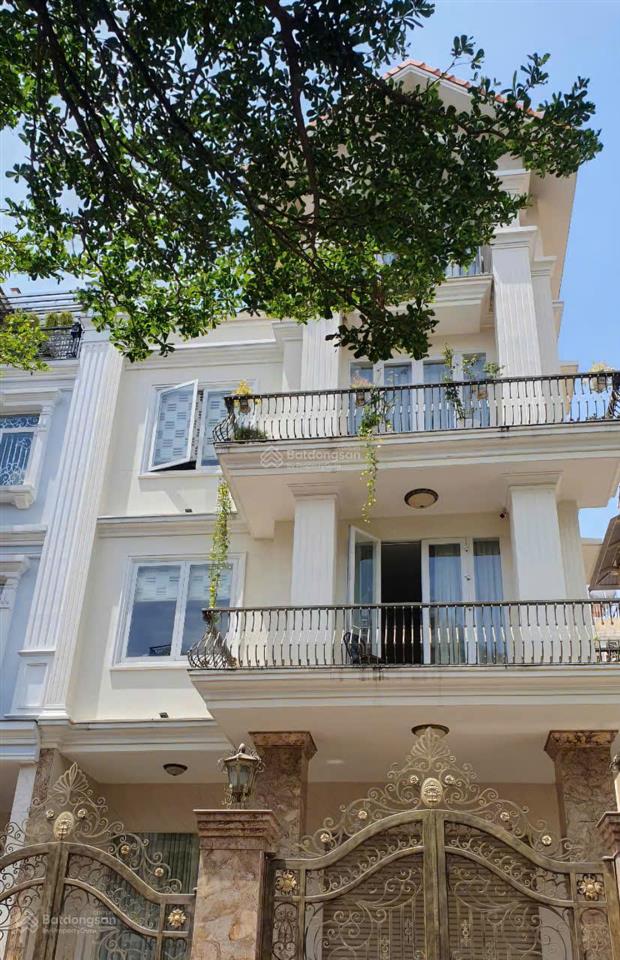 Cần cho thuê biệt thự ngang 8m 38/3a nguyễn văn trỗi p. 15 q. phú nhuận