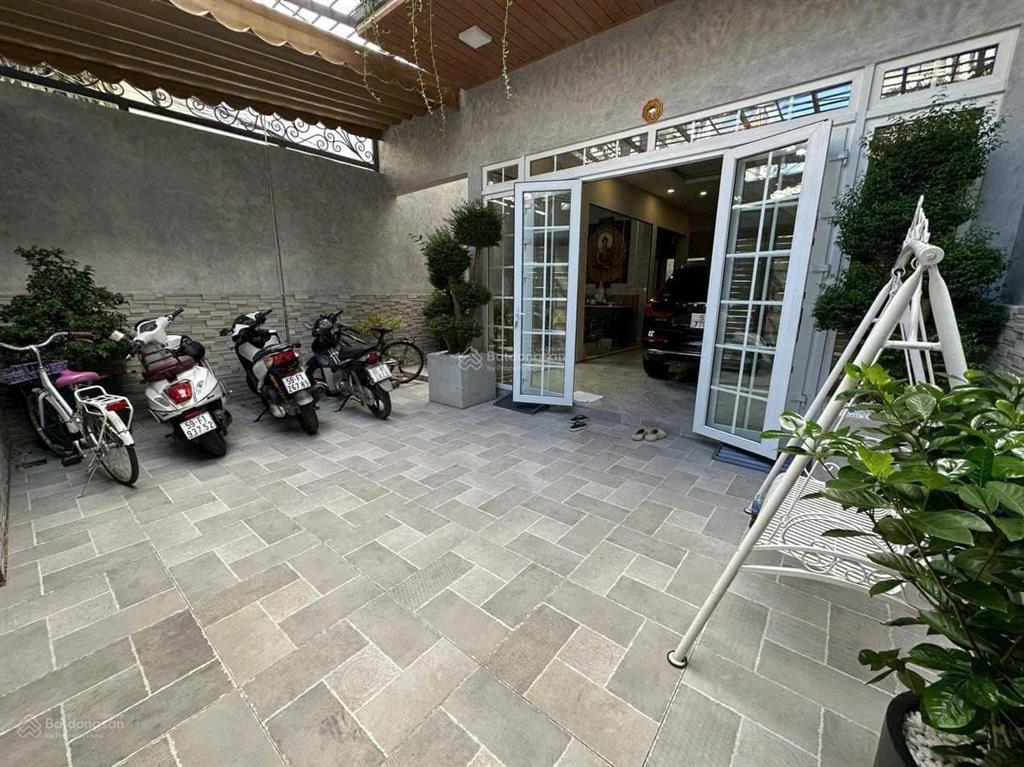 Cho thuê tòa nhà mt 39a đường số 3, cư xá đô thành, phường 4, quận 3, giáp võ văn tần  ntmk