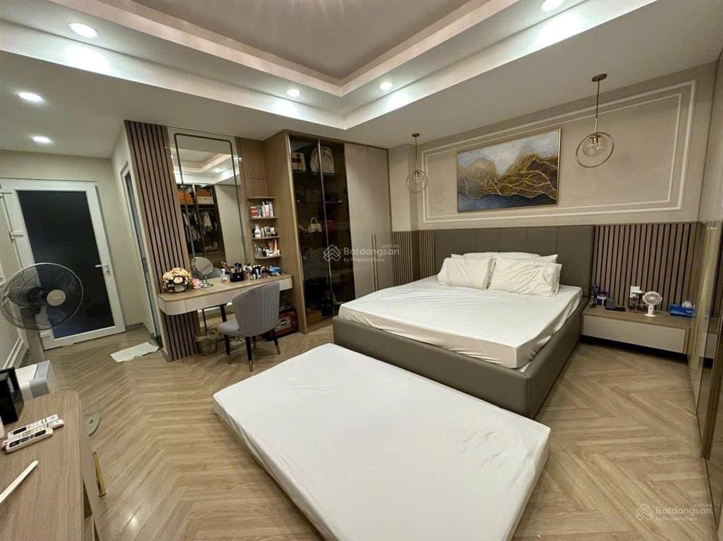 Cho thuê tòa nhà mt 39a đường số 3, cư xá đô thành, phường 4, quận 3, giáp võ văn tần  ntmk
