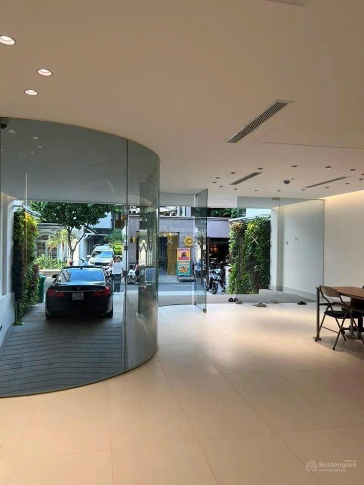 Cho thuê toà nhà mặt tiền đường phan đăng lưu p. 1 q. phú nhuận ngay phan xích long