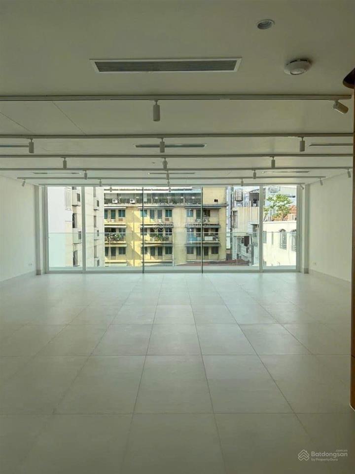 Cho thuê tòa nhà mặt tiền đường 20b phan đăng lưu, phường 1, quận phú nhuận ngay phan xích long