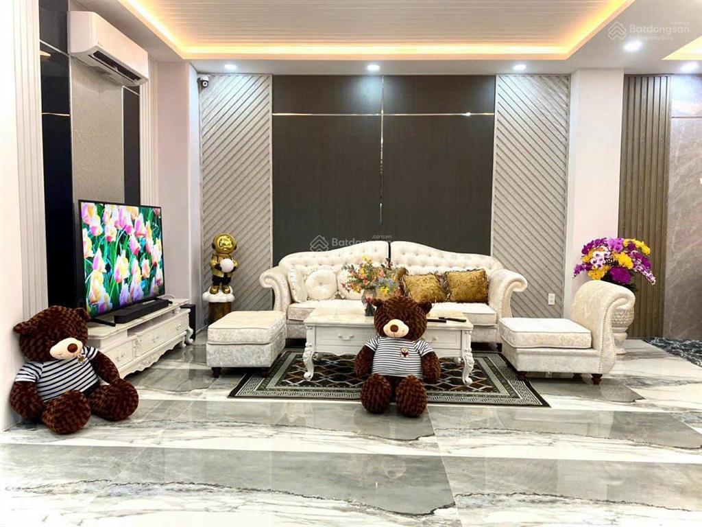 Cần cho thuê nhà mt 68b trần quang khải, p. tân định, quận 1 thông ra võ thị sáu  hai bà trưng
