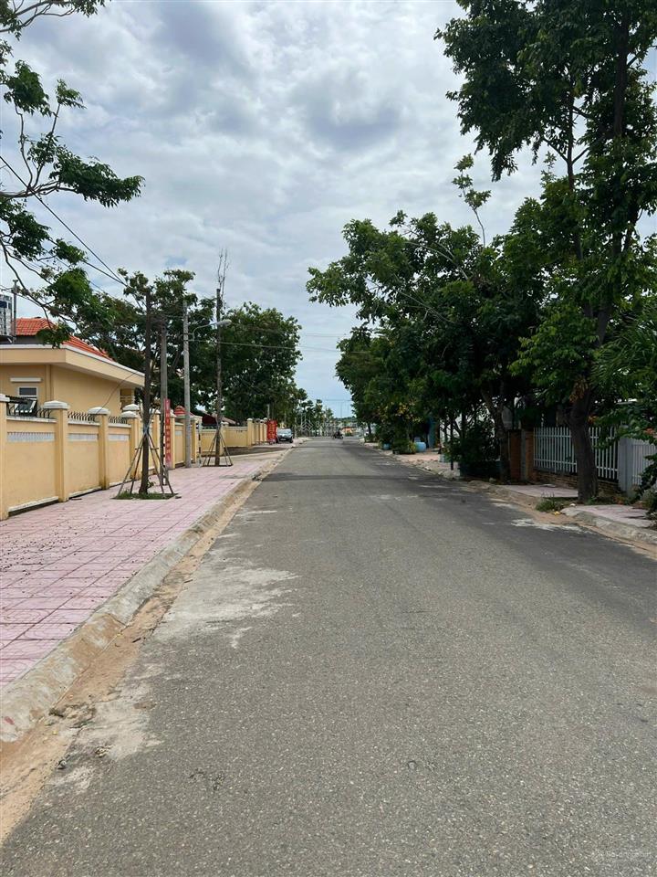 Bán lô đất 2 mặt tiền đường hiền vương  phường thanh hải  tp phan thiết