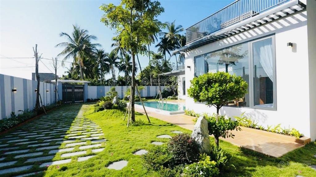 Bán căn góc villa sân vườn  phường mũi né  tp phan thiết. gần khu bờ kè hải sản, kinh doanh tốt