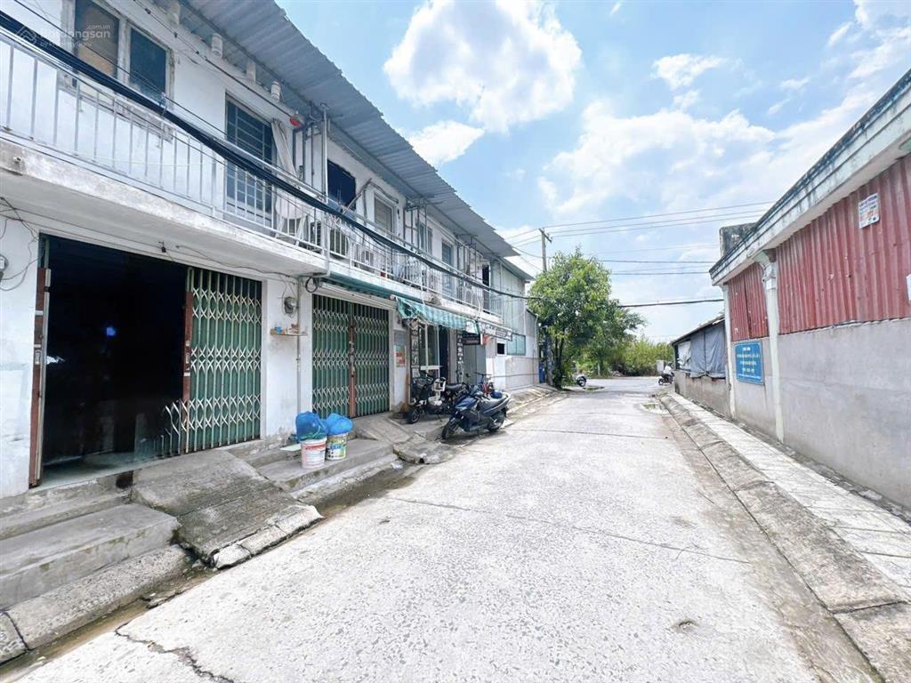 Bán nhà mặt tiền , lô gốc ,phạm hùng 300m2 ,ngang 15m chỉ 13,5 tỷ